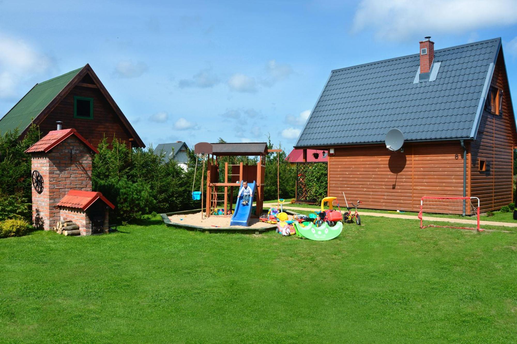 Caloroczne Domki Nad Morzem I Jeziorem Jeezierzany Exterior foto