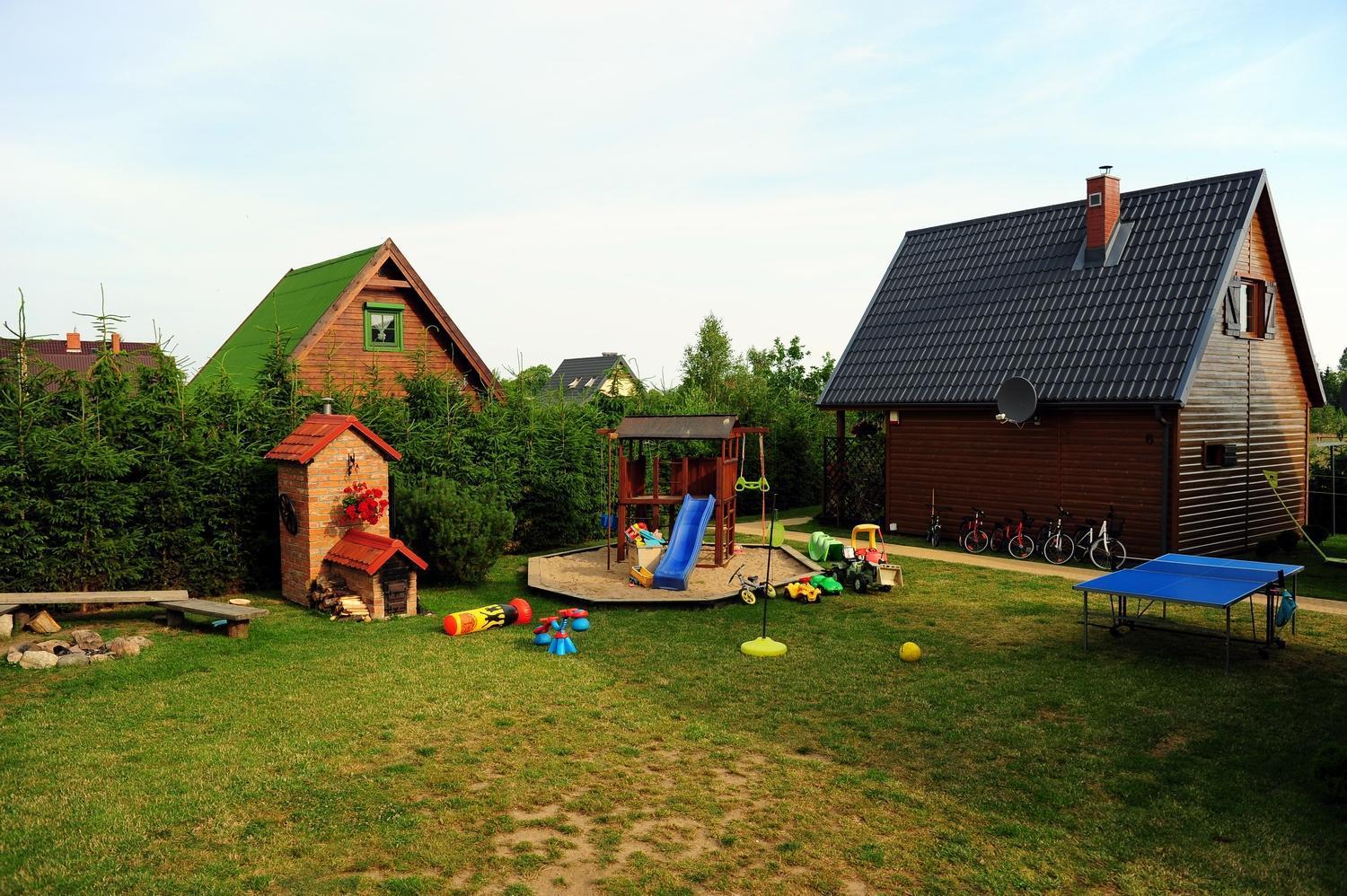 Caloroczne Domki Nad Morzem I Jeziorem Jeezierzany Exterior foto
