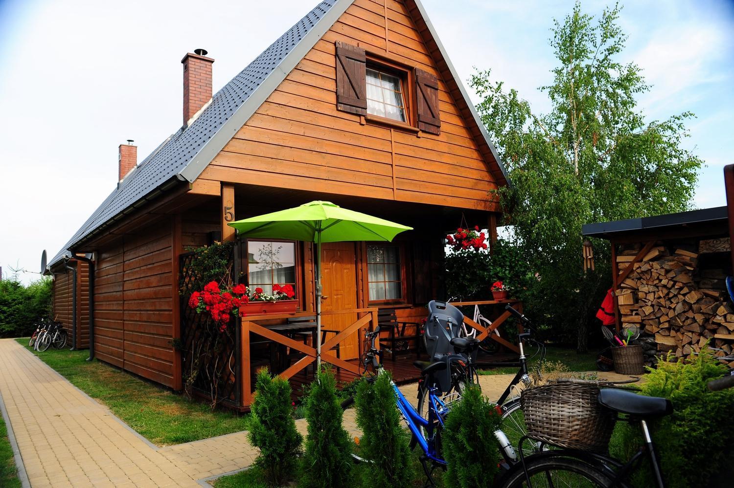 Caloroczne Domki Nad Morzem I Jeziorem Jeezierzany Exterior foto