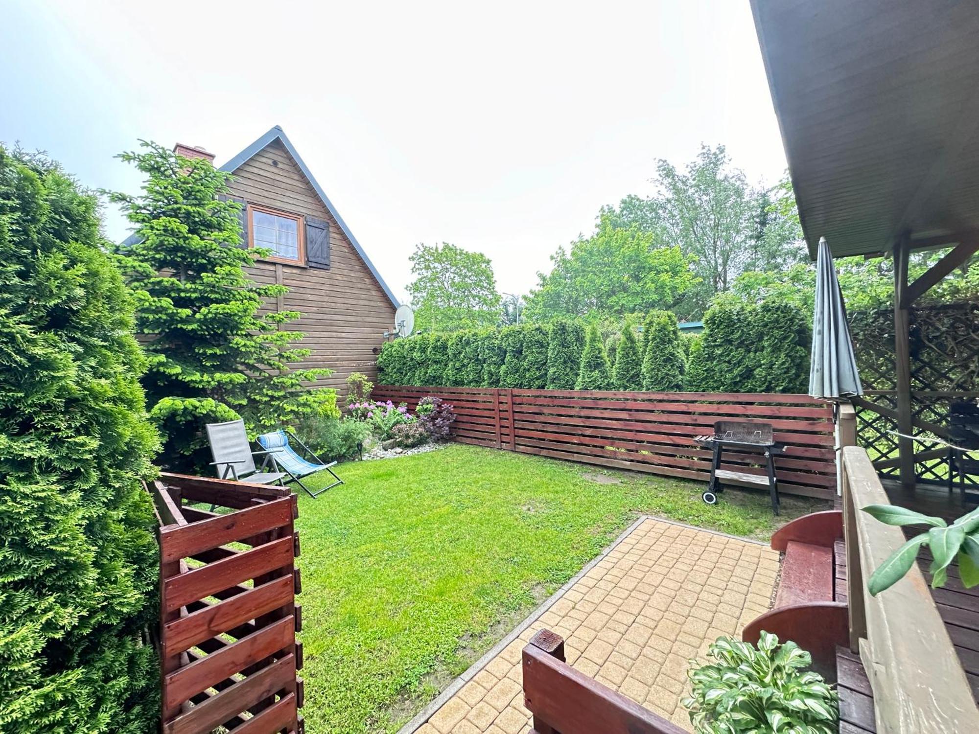 Caloroczne Domki Nad Morzem I Jeziorem Jeezierzany Exterior foto